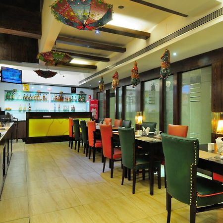 Hotel Crossroads Gurgaon Exterior foto