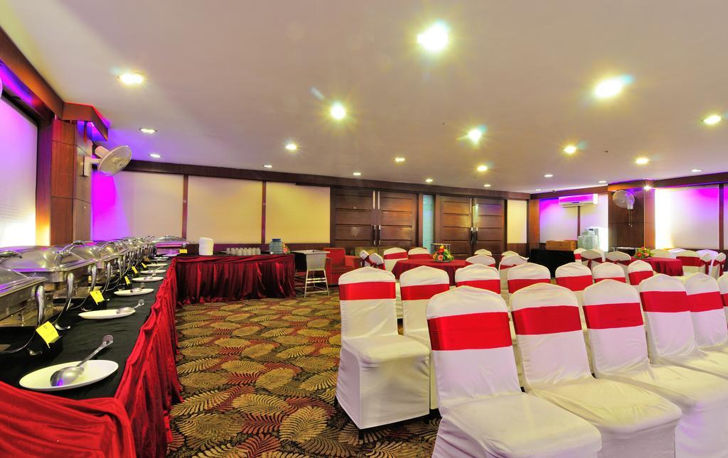 Hotel Crossroads Gurgaon Exterior foto