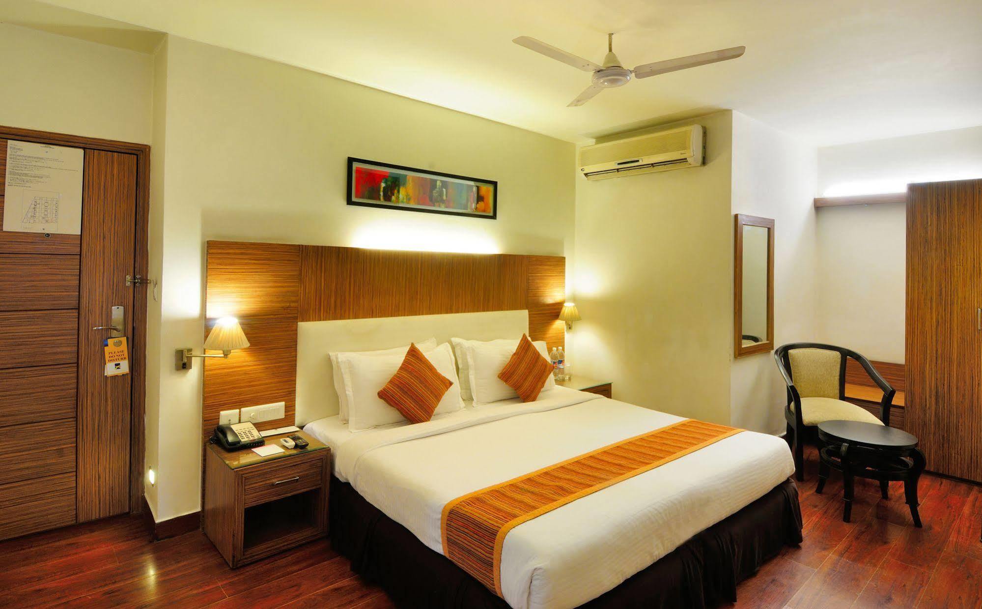 Hotel Crossroads Gurgaon Exterior foto
