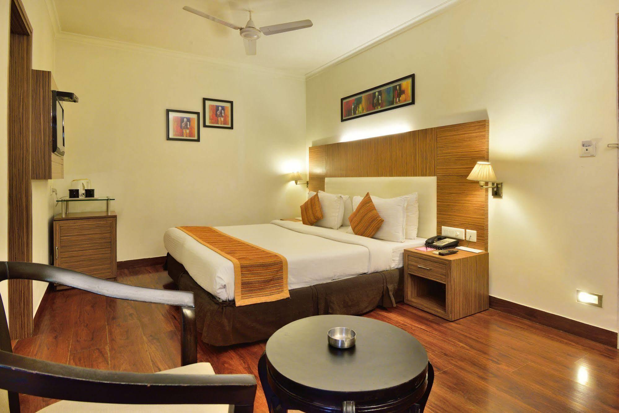 Hotel Crossroads Gurgaon Exterior foto